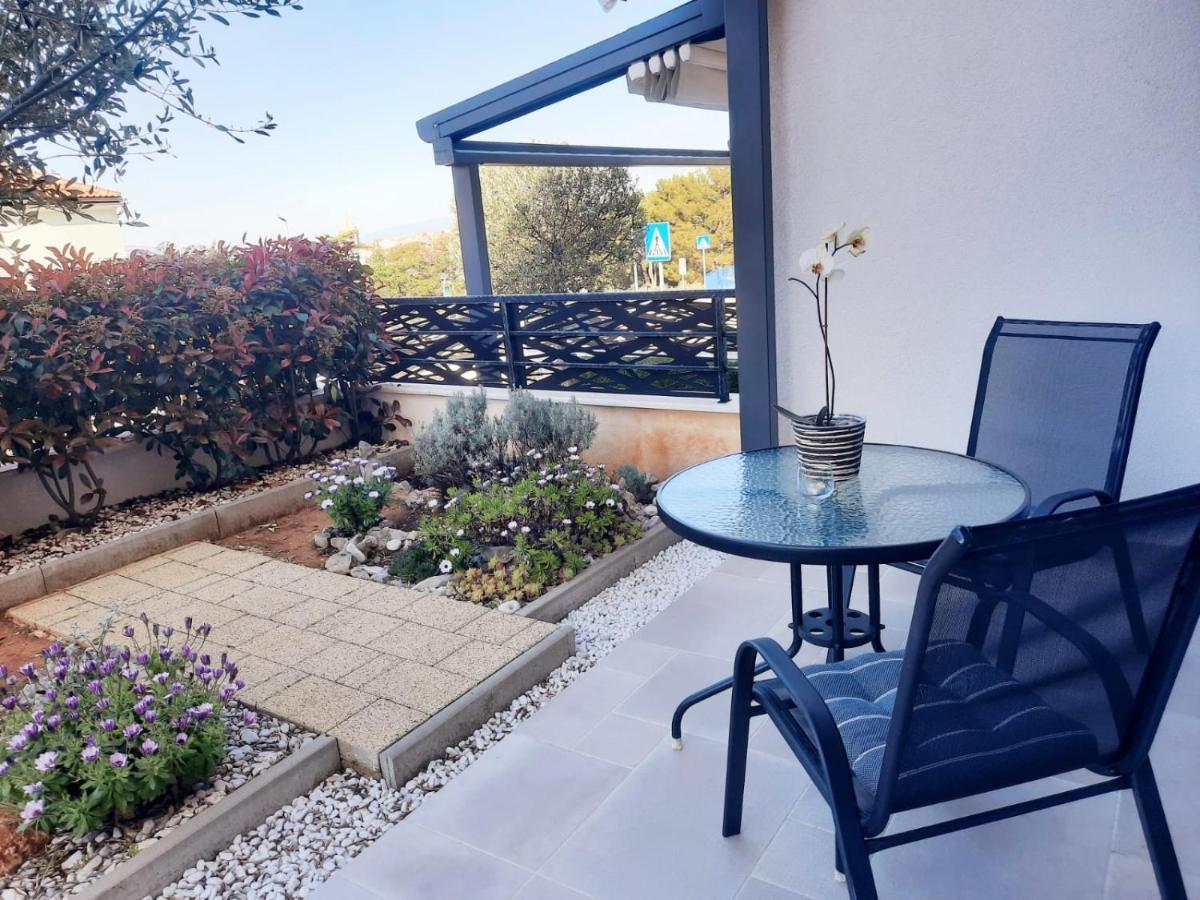 Apartman Madonnina Cres Exterior foto